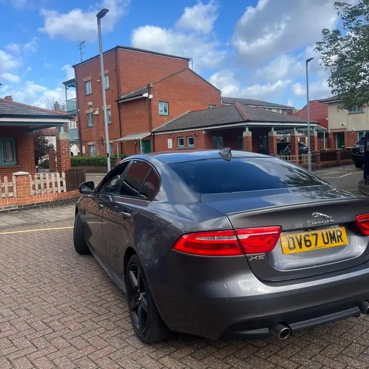 Jaguar Xe 2017 photo 4