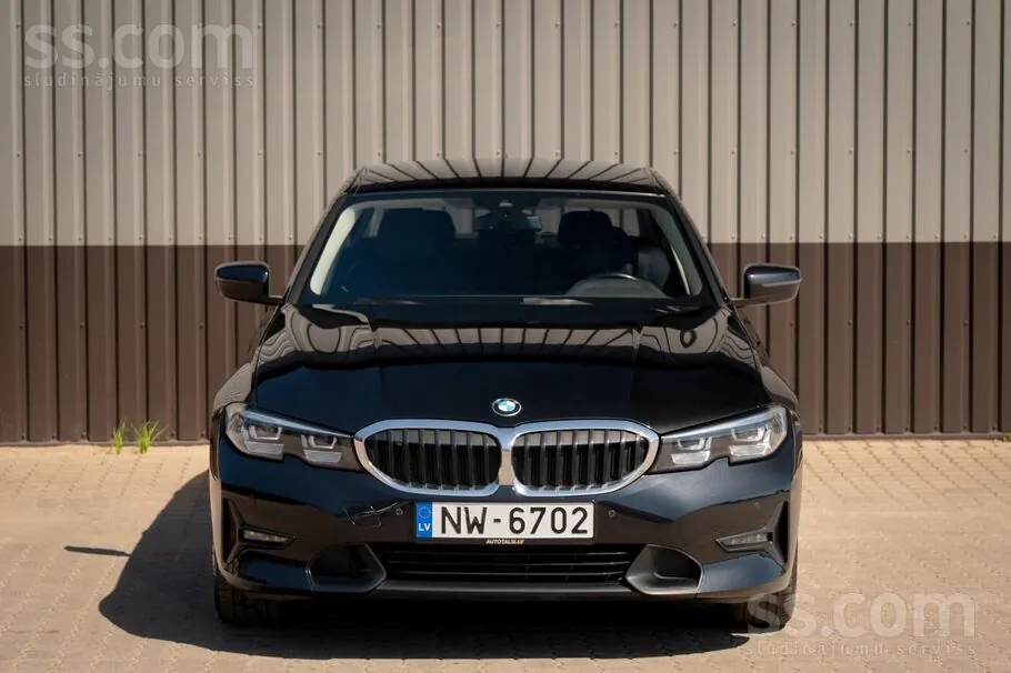 BMW 320 2019 photo 2