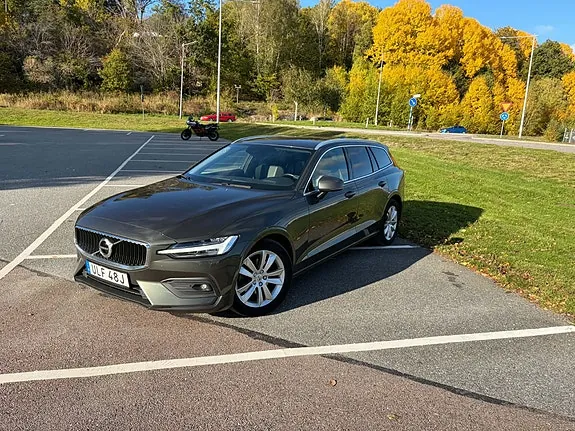 Volvo V60 2021 photo 2