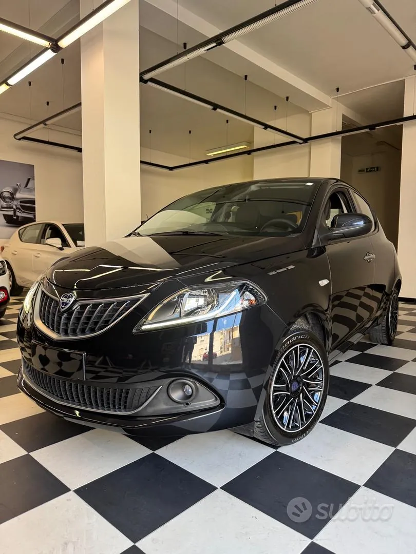 Lancia Ypsilon