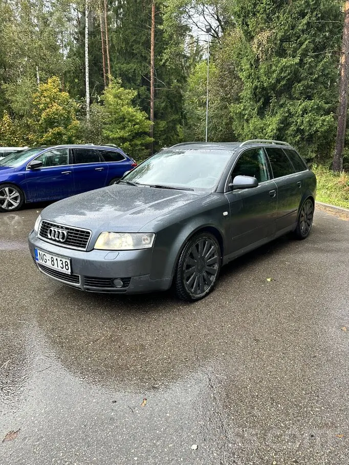 Audi A4 2003 photo 2