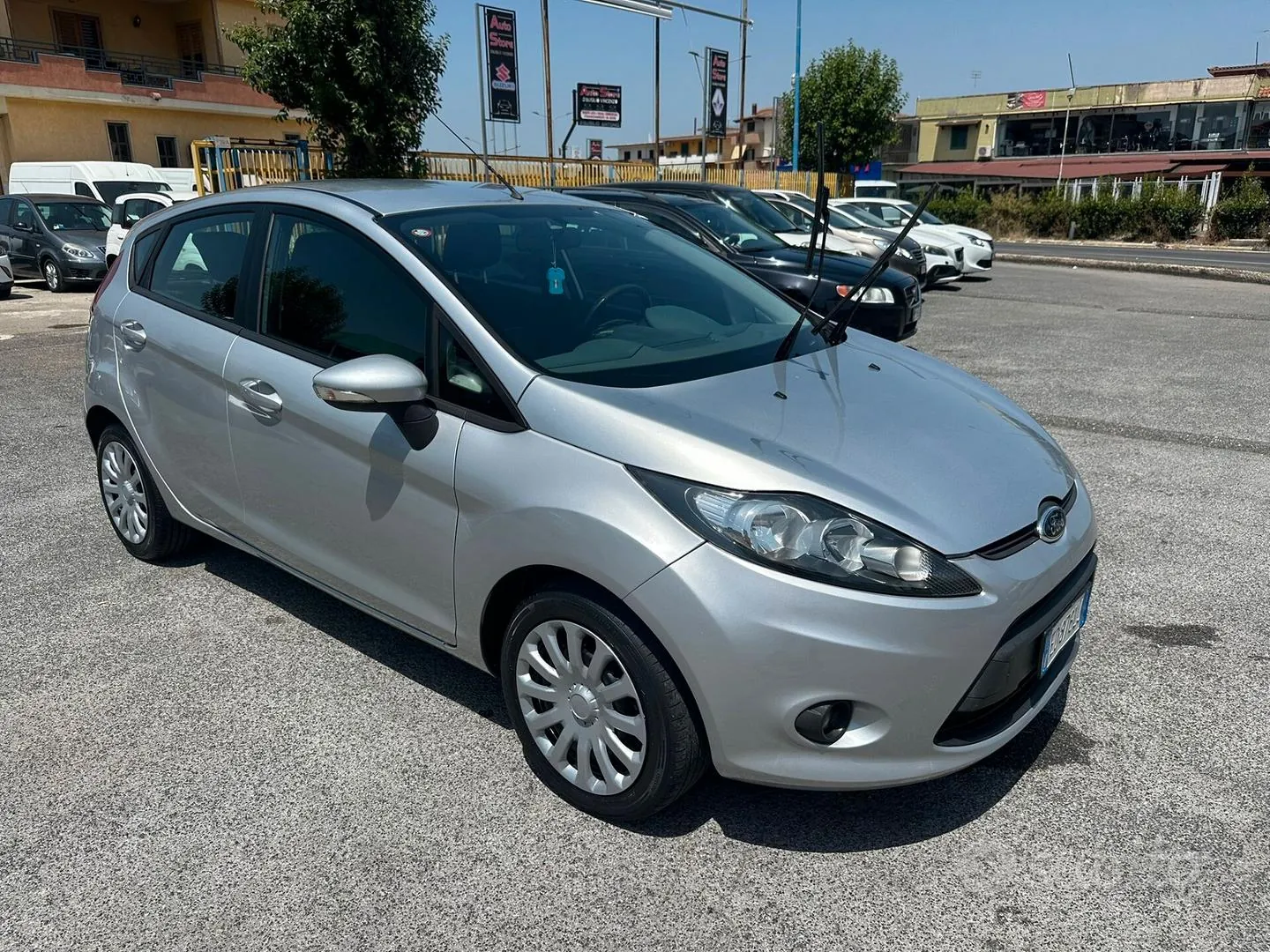 Ford Fiesta 2010 photo 2