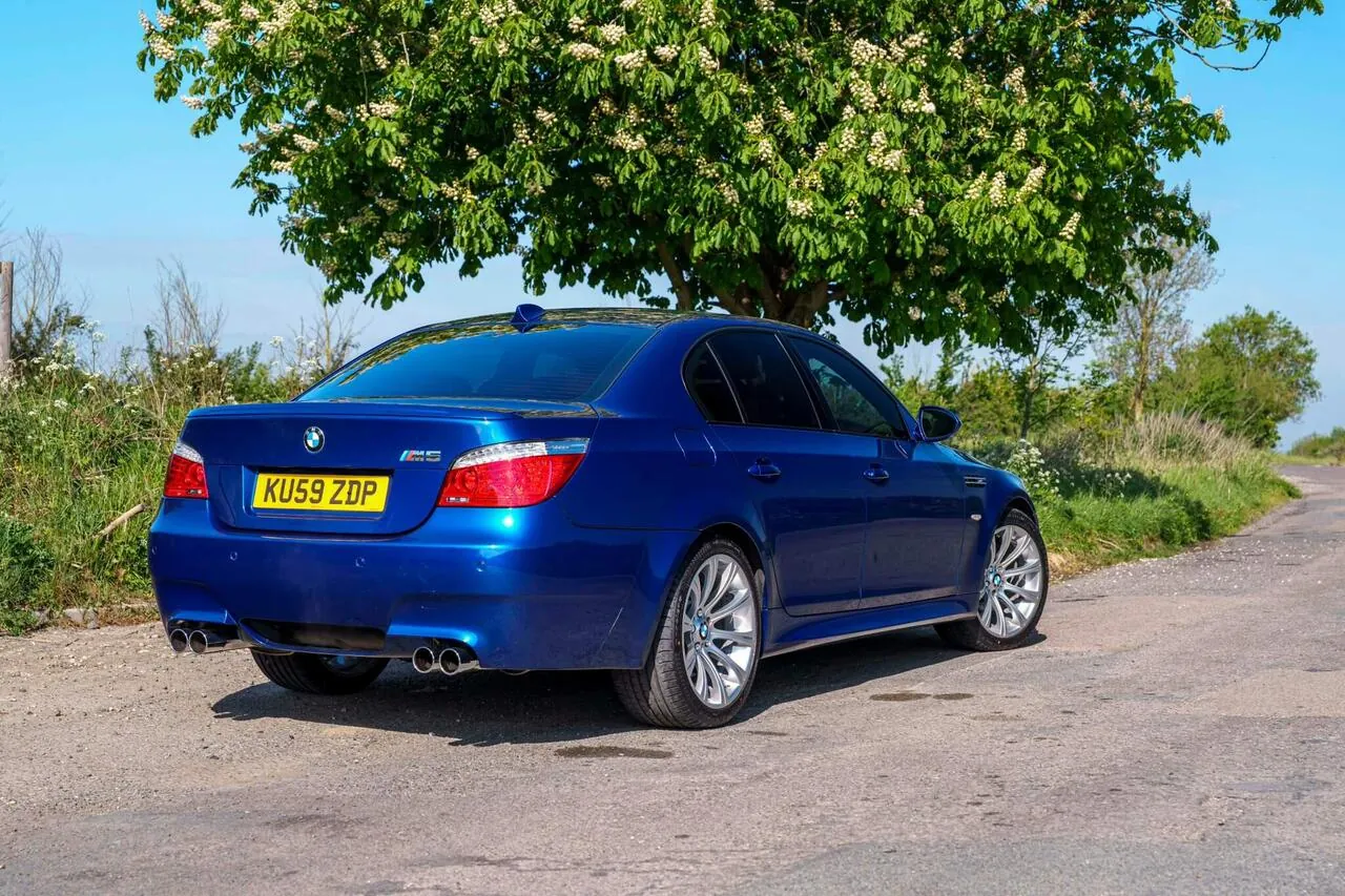 BMW M5 2009 photo 4