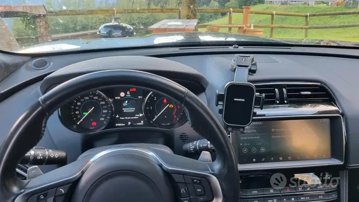 Jaguar F-Pace 2019 photo 5