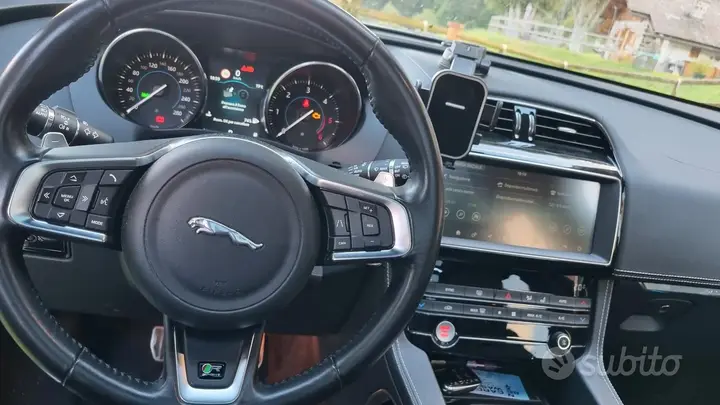 Jaguar F-Pace 2019 photo 4