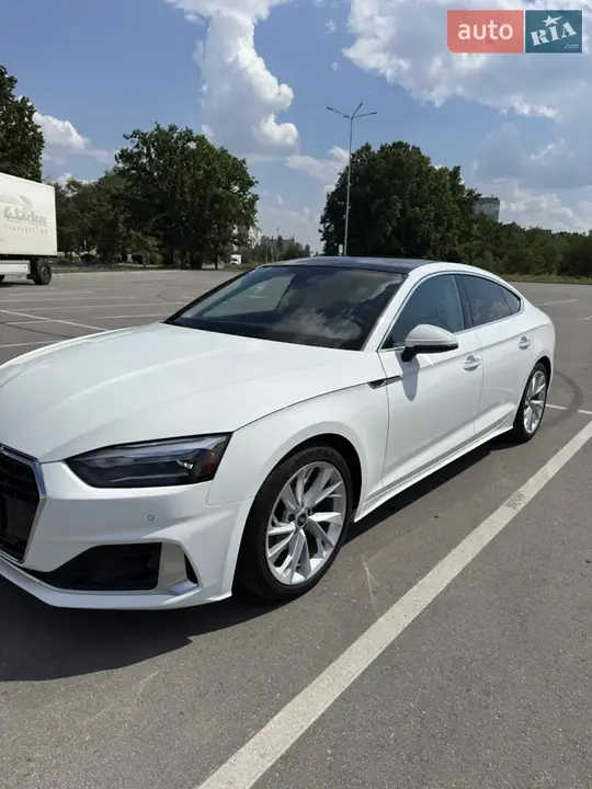 Audi A5 2021 photo 2