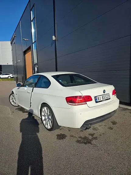 BMW 325I 2008 photo 4