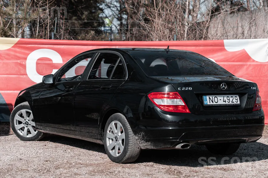 Mercedes-Benz C220 2009 photo 4