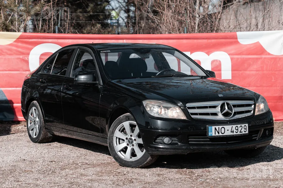 Mercedes-Benz C220 2009 photo 2