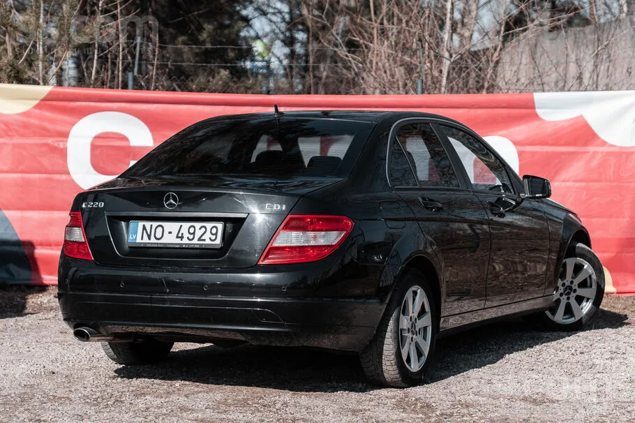 Mercedes-Benz C220 2009 photo 3