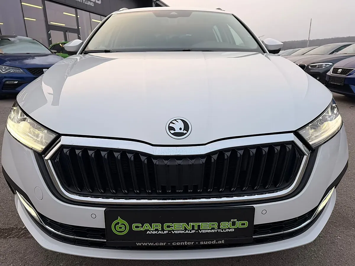 Skoda Octavia 2023 photo 2