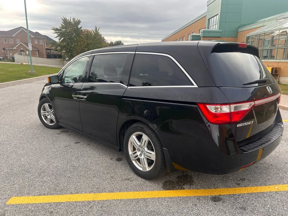 Honda Odyssey 2011 photo 3