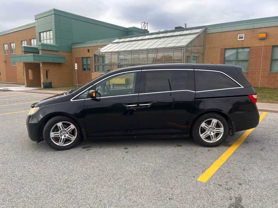 Honda Odyssey 2011 photo 4