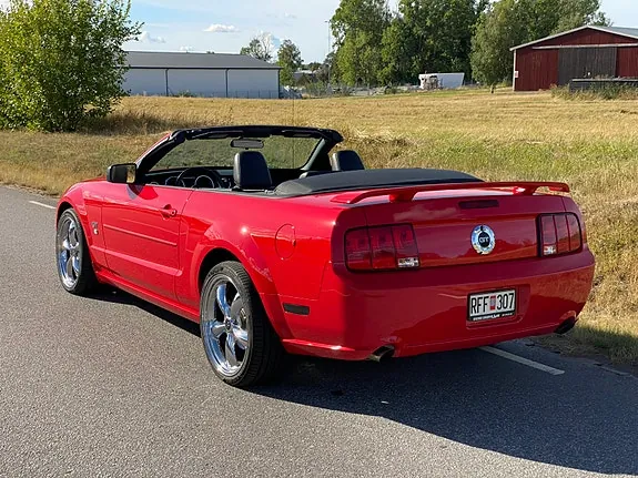 Ford Mustang 2005 photo 2