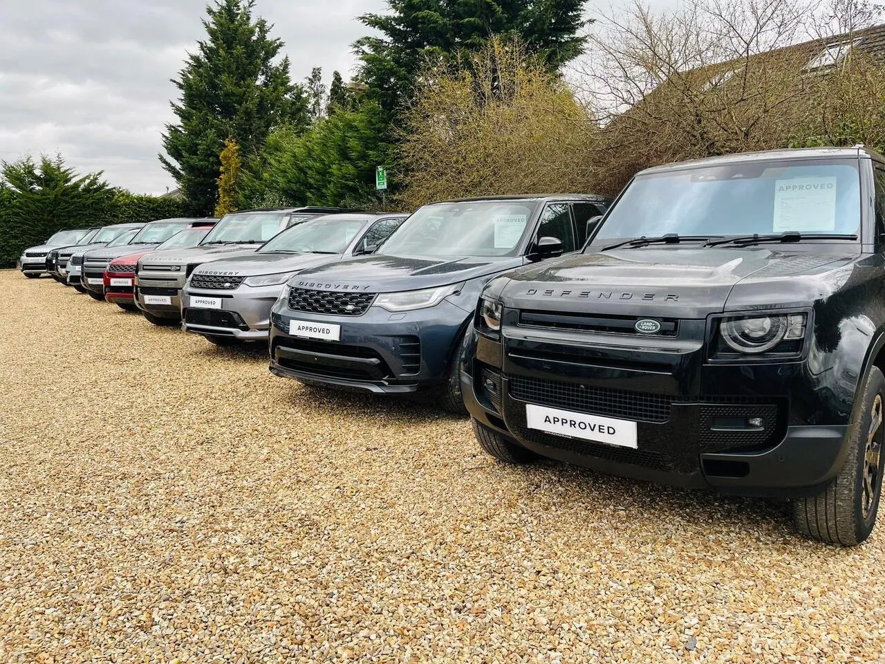 Land Rover Discovery 2025 photo 3