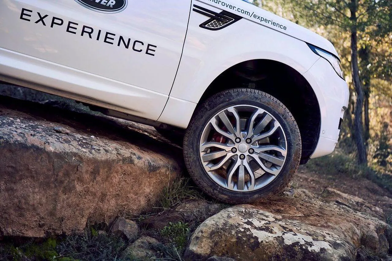 Land Rover Discovery 2025 photo 5