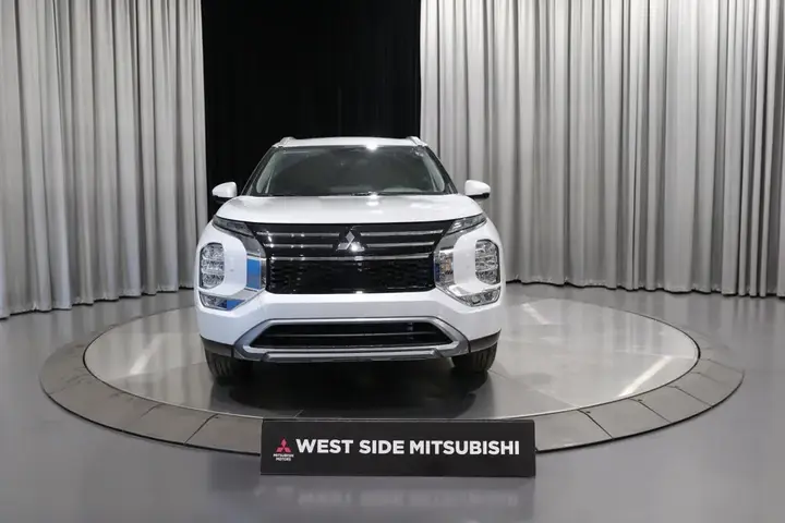 Mitsubishi Outlander 2026 photo 2