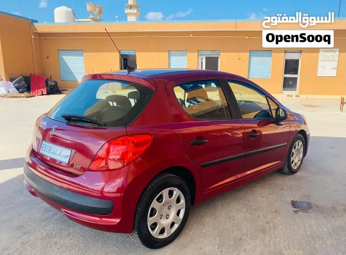 Peugeot 207 2014 photo 2