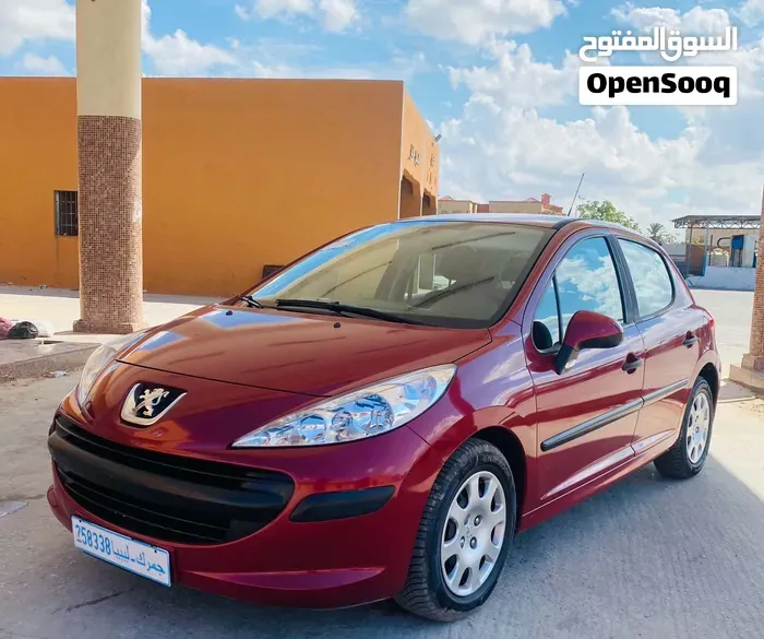 Peugeot 207 2014 photo 3