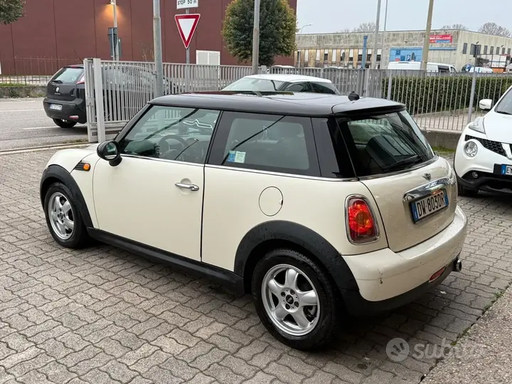 Mini Cooper D 2009 photo 4