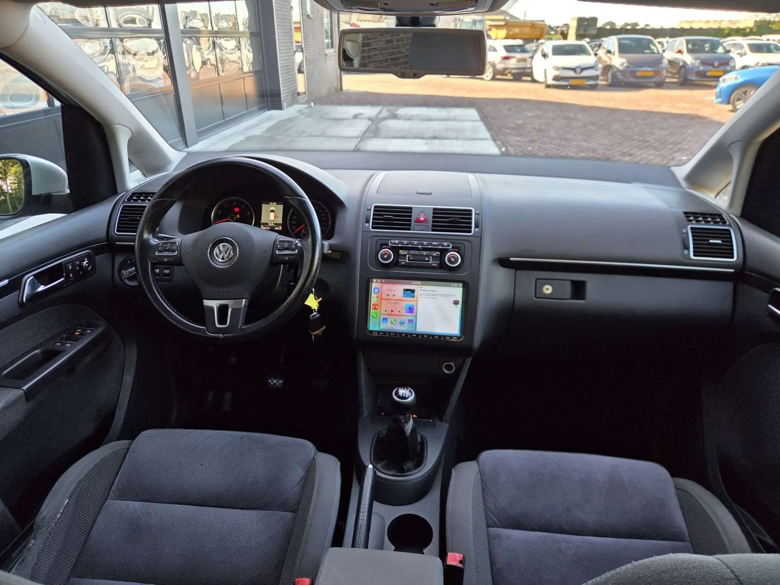Volkswagen Touran 2012 photo 3