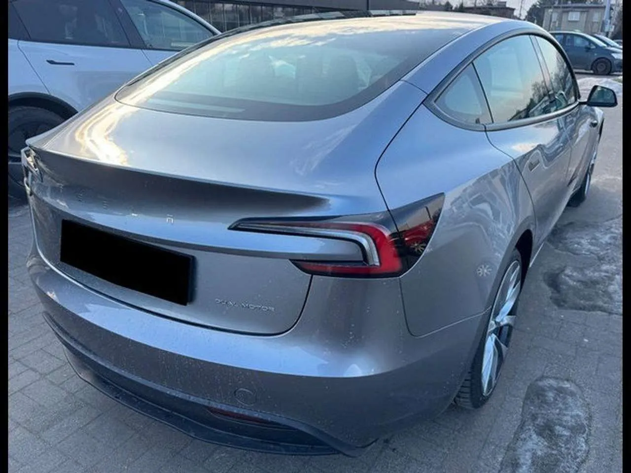 Tesla Model 3 2024 photo 4