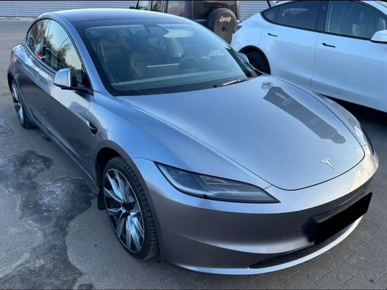 Tesla Model 3 2024 photo 2