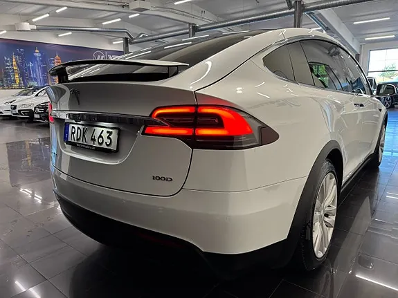 Tesla Model X 2017 photo 4