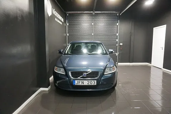 Volvo S40 2010 photo 2