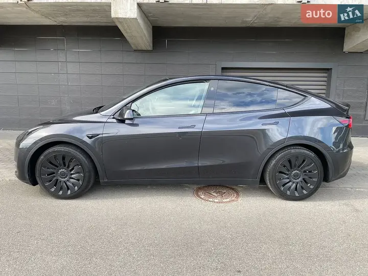 Tesla Model Y 2024 photo 3