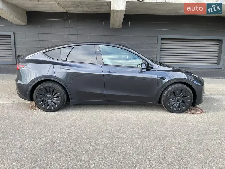 Tesla Model Y 2024 photo 5