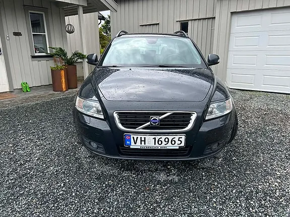 Volvo V50 2009 photo 2
