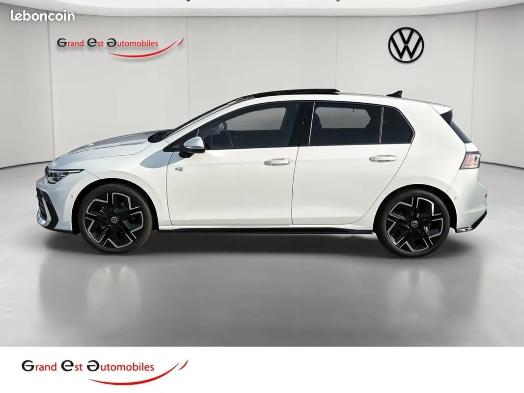 Volkswagen Golf 2026 photo 2