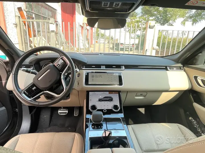 Land Rover Range Rover Velar 2022 photo 4