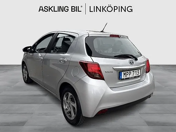 Toyota Yaris 2015 photo 2