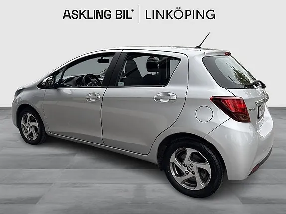 Toyota Yaris 2015 photo 3