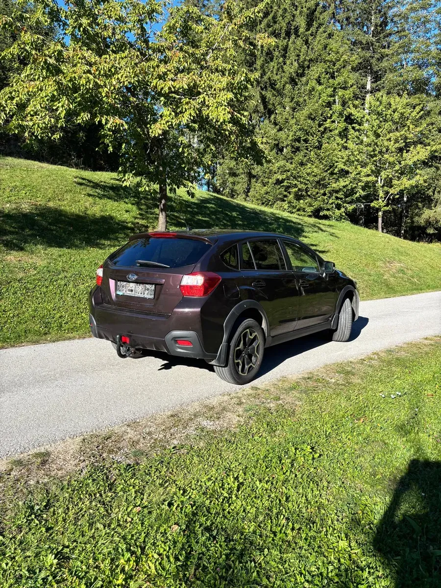 Subaru Xv 2012 photo 2
