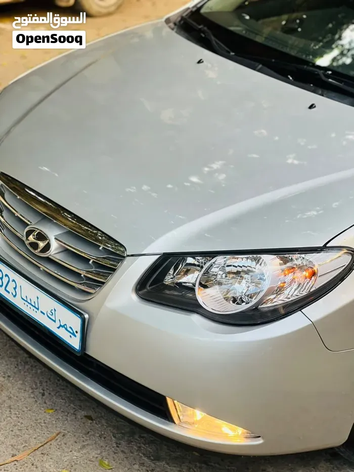 Hyundai Avante 2010 photo 2