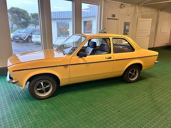 Opel Kadett 1977 photo 2