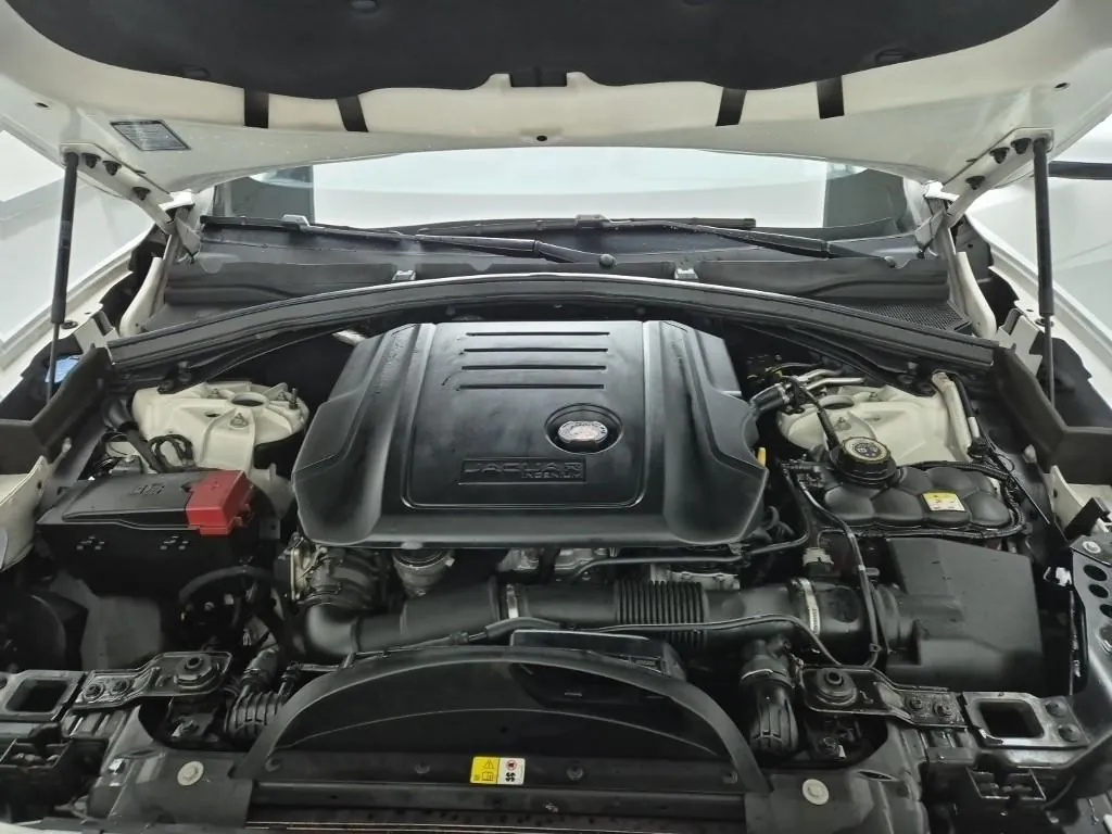Jaguar F-Pace 2018 photo 5
