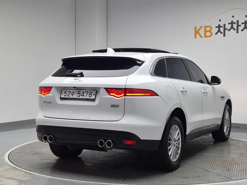 Jaguar F-Pace 2018 photo 3