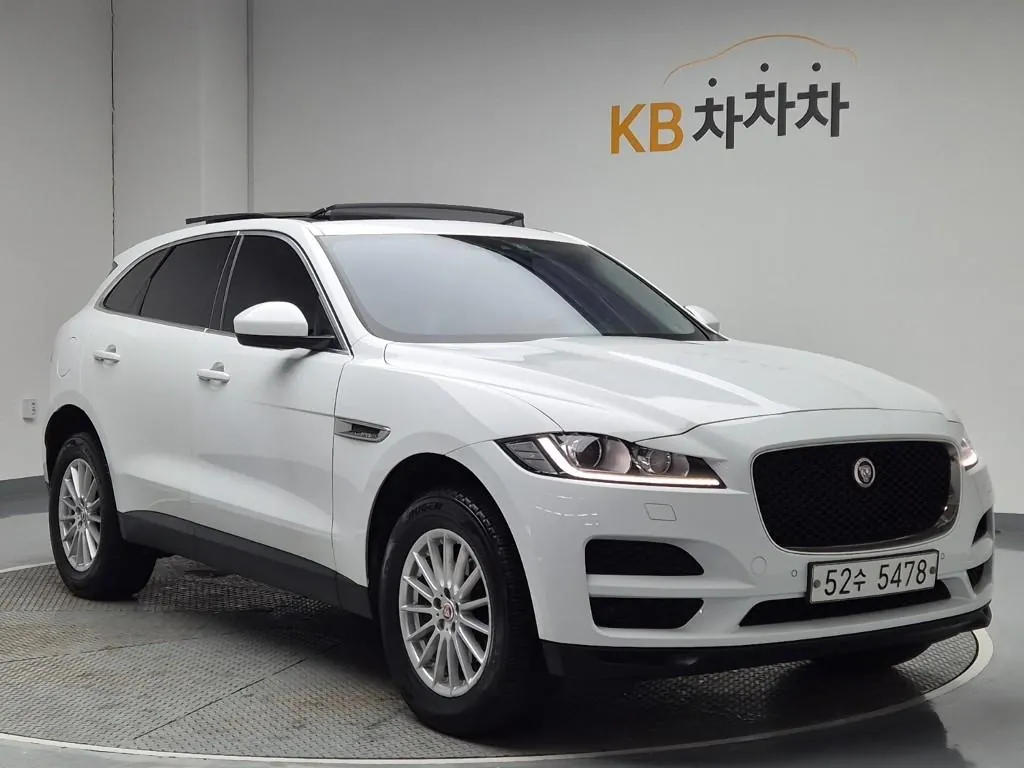 Jaguar F-Pace 2018 photo 4
