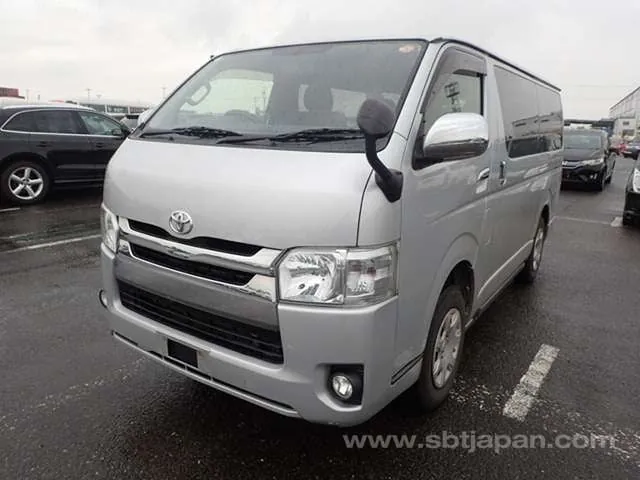 Toyota Regiusace Van 2020 photo 2