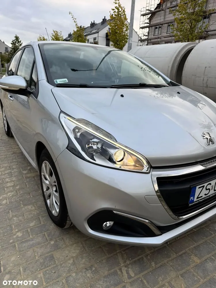 Peugeot 208 2015 photo 5