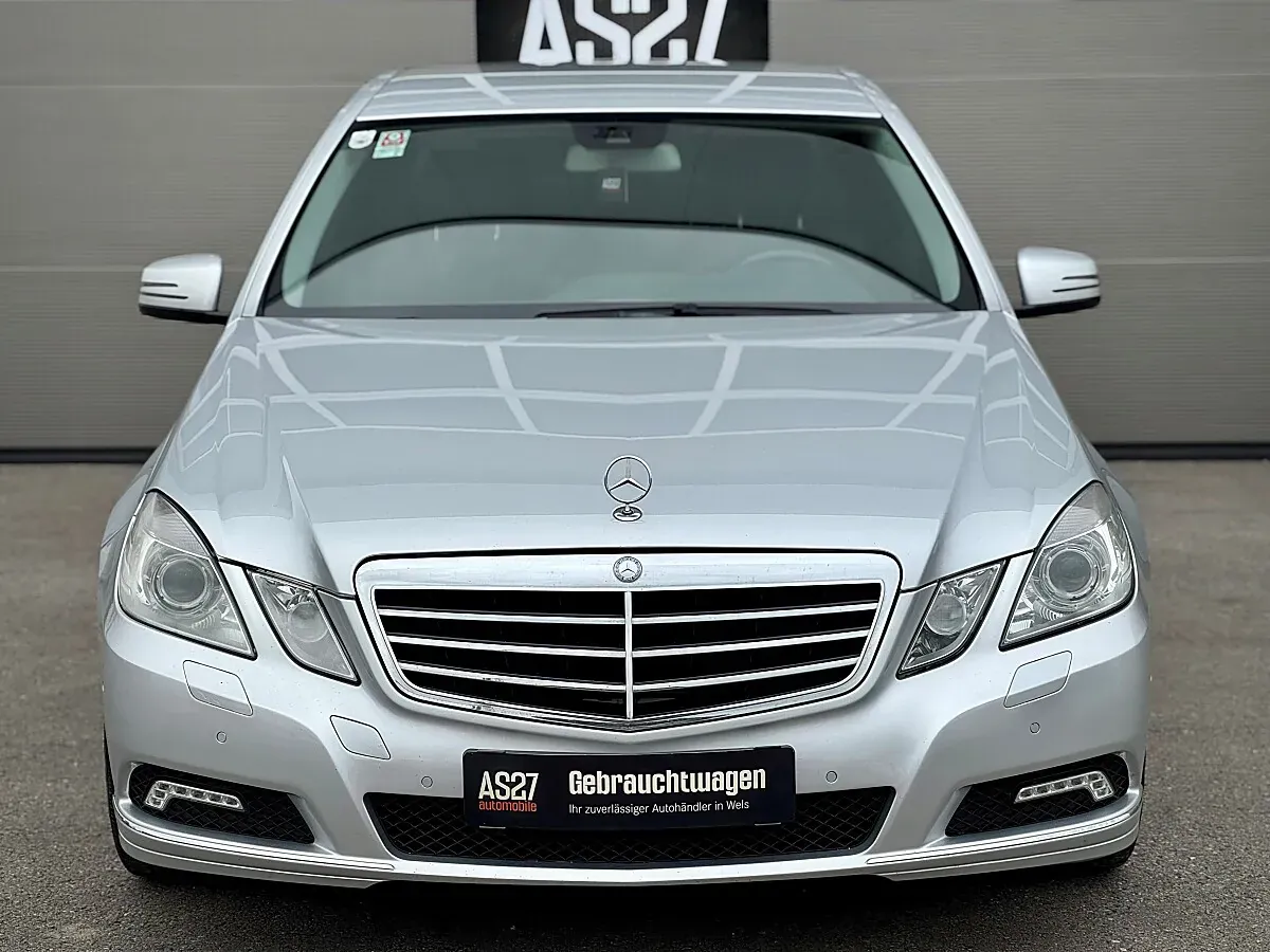 Mercedes-Benz E-Class 2012 photo 3