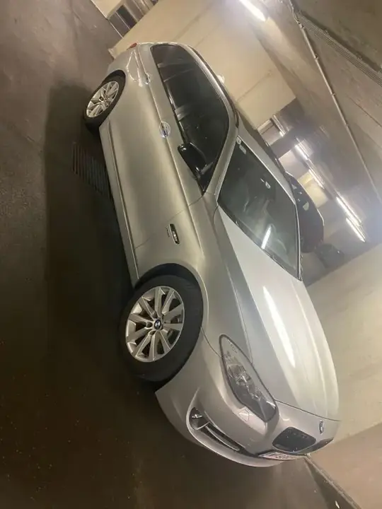 BMW 5 Series 2012 photo 2
