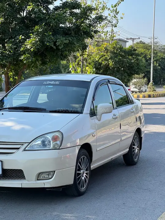 Suzuki Liana