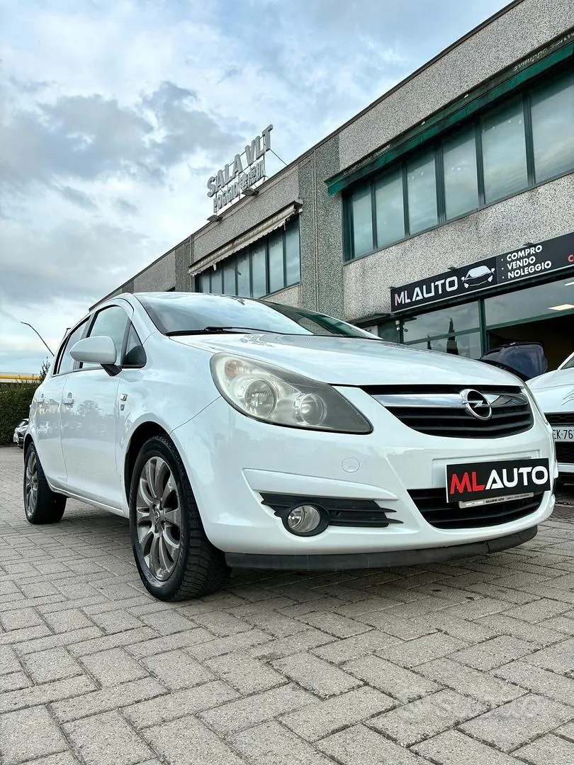 Opel Corsa 2010 photo 2
