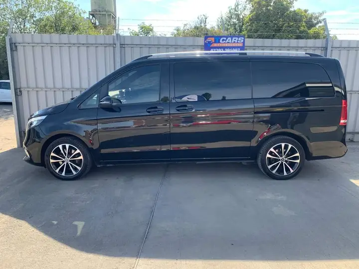 Mercedes-Benz V-Class 2019 photo 2