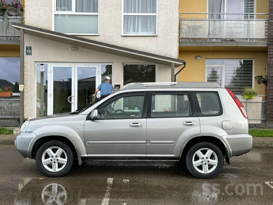 Nissan X-Trail 2004 photo 2